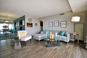 Wood plank vinyl flooring